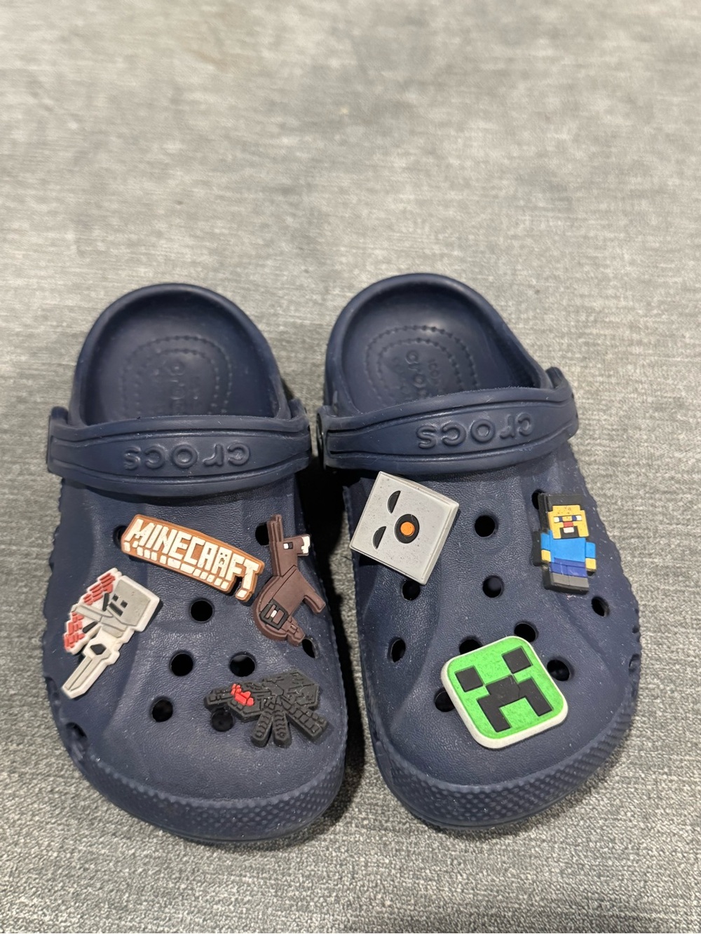 CROCS Kids Navy Classic Clogs with Minecraft Jibbitz Charms 11c